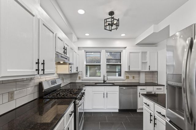 2900 30th Avenue S, Minneapolis, MN 55406