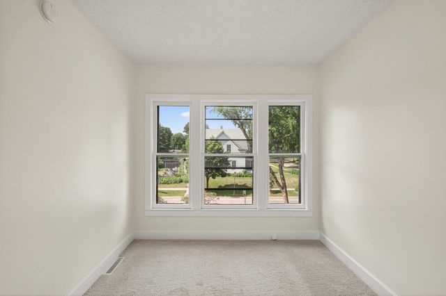 2900 30th Avenue S, Minneapolis, MN 55406