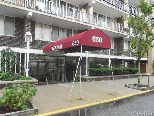 650 Shore Road 1Q, Long Beach, NY 11561