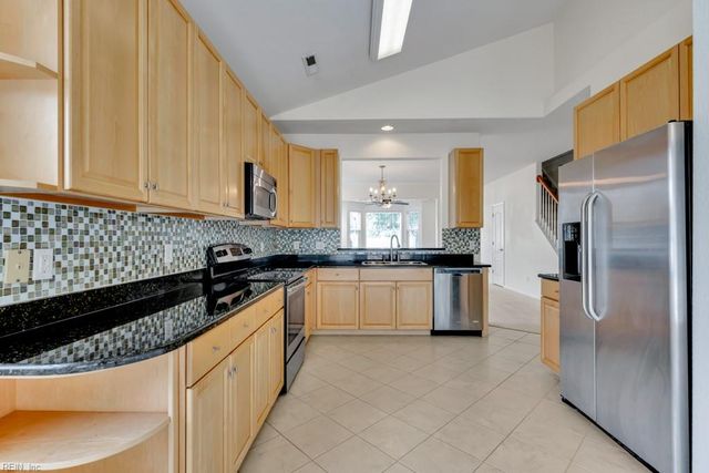 824 Willberry DR, Virginia Beach, VA 23462