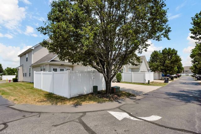 824 Willberry DR, Virginia Beach, VA 23462