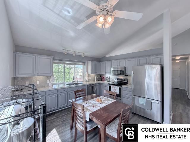 18039 Sunridge Street, Omaha, NE 68136
