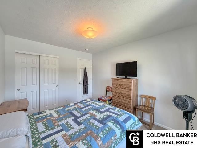 18039 Sunridge Street, Omaha, NE 68136