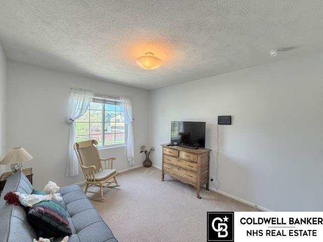 18039 Sunridge Street, Omaha, NE 68136
