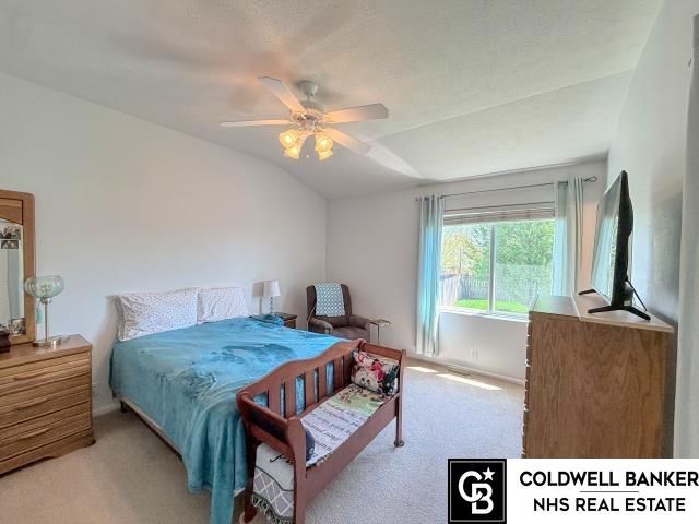 18039 Sunridge Street, Omaha, NE 68136