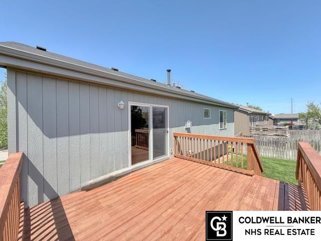 18039 Sunridge Street, Omaha, NE 68136