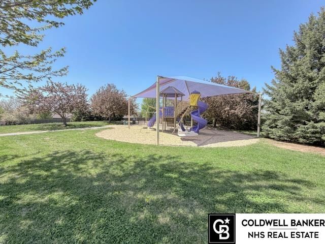 18039 Sunridge Street, Omaha, NE 68136