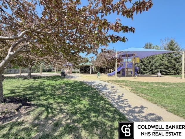 18039 Sunridge Street, Omaha, NE 68136