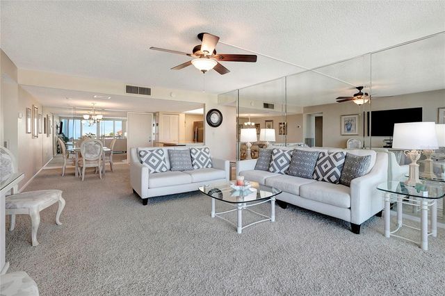 500 TREASURE ISLAND CSWY 501, Treasure Island, FL 33706