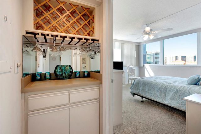 500 TREASURE ISLAND CSWY 501, Treasure Island, FL 33706