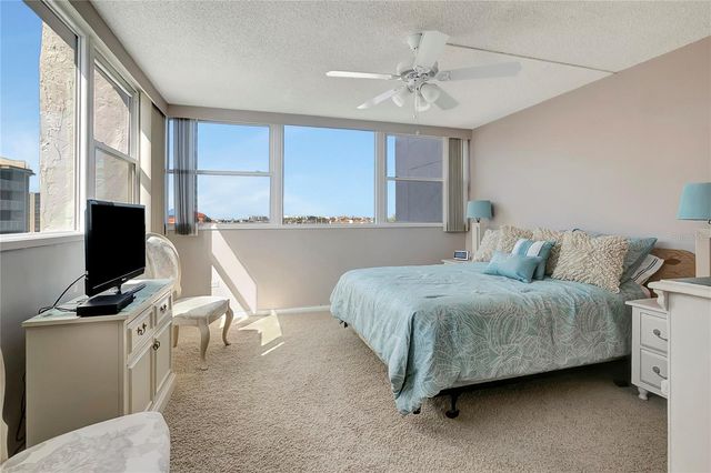 500 TREASURE ISLAND CSWY 501, Treasure Island, FL 33706