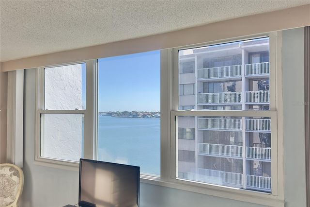 500 TREASURE ISLAND CSWY 501, Treasure Island, FL 33706