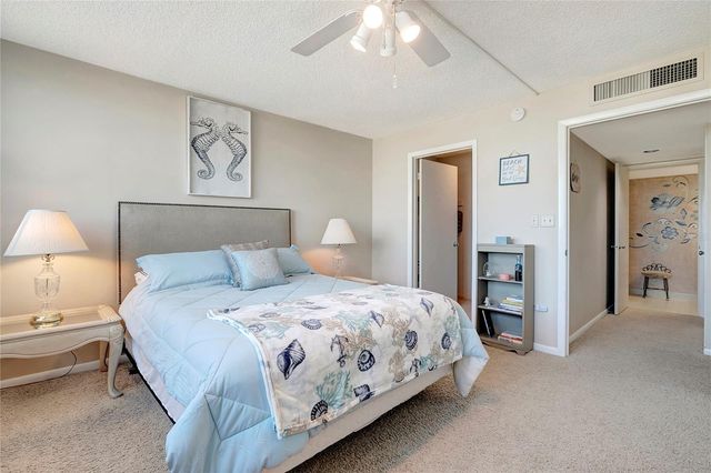 500 TREASURE ISLAND CSWY 501, Treasure Island, FL 33706