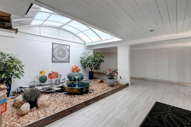 500 TREASURE ISLAND CSWY 501, Treasure Island, FL 33706