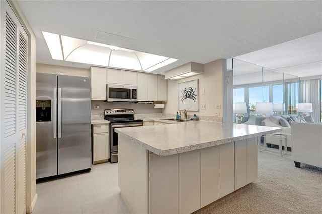 500 TREASURE ISLAND CSWY 501, Treasure Island, FL 33706