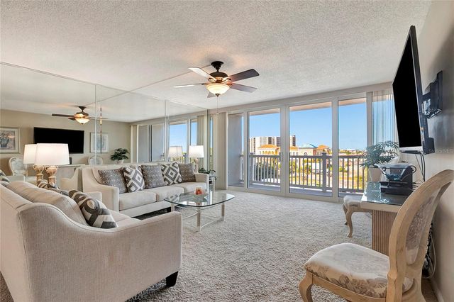 500 TREASURE ISLAND CSWY 501, Treasure Island, FL 33706