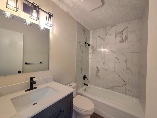 12301 Mullen Court, Olathe, KS 66062