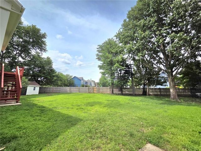 12301 Mullen Court, Olathe, KS 66062