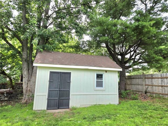 12301 Mullen Court, Olathe, KS 66062