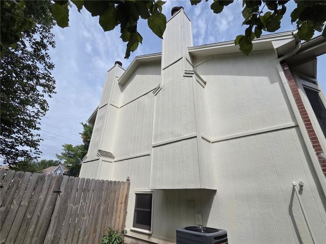 12301 Mullen Court, Olathe, KS 66062