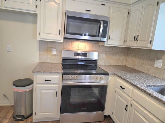 12301 Mullen Court, Olathe, KS 66062