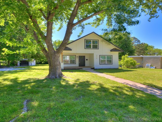 226 S Adair Street, Vinita, OK 74301