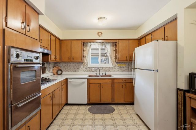 4434 Ashlawn Drive, Flint, MI 48507