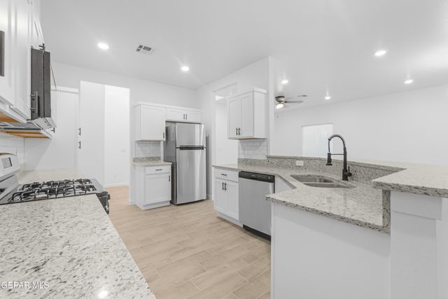 471 HUEREQUE Drive, #A, Socorro, TX 79927