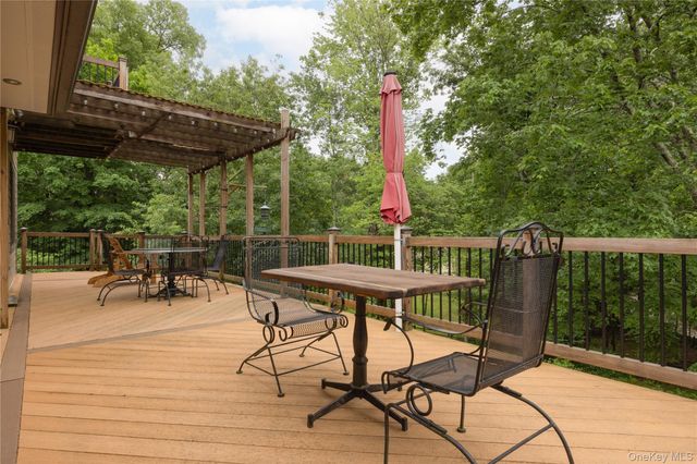268 W Central Avenue, Pearl River, NY 10965