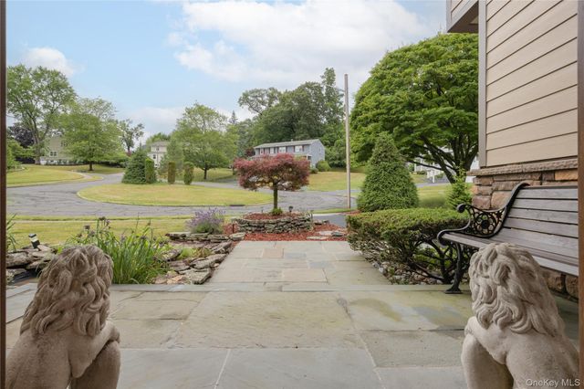 268 W Central Avenue, Pearl River, NY 10965
