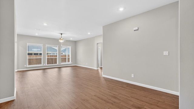 4925 ANGUS Drive, Arlington, TX 76001