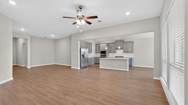 4925 ANGUS Drive, Arlington, TX 76001