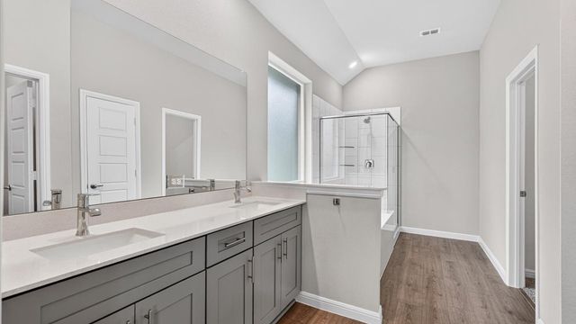 4925 ANGUS Drive, Arlington, TX 76001