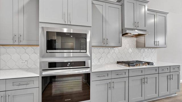 4925 ANGUS Drive, Arlington, TX 76001