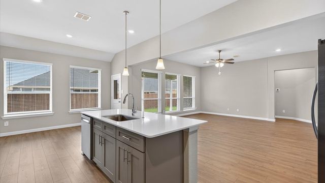 4925 ANGUS Drive, Arlington, TX 76001