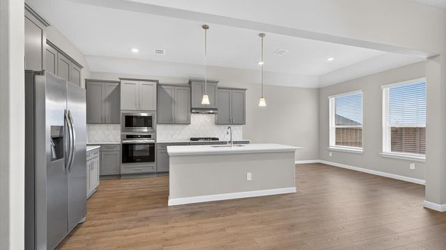 4925 ANGUS Drive, Arlington, TX 76001