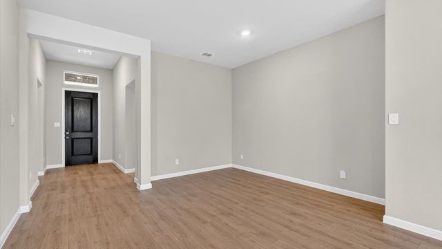 4925 ANGUS Drive, Arlington, TX 76001