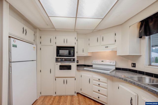 6795 Fairway Av SE 6795, Salem, OR 97306
