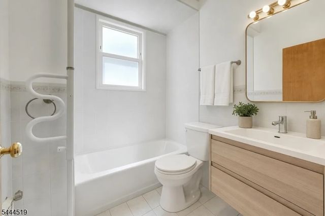 725 Prospect St, Maplewood Twp., NJ 07040