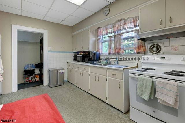725 Prospect St, Maplewood Twp., NJ 07040