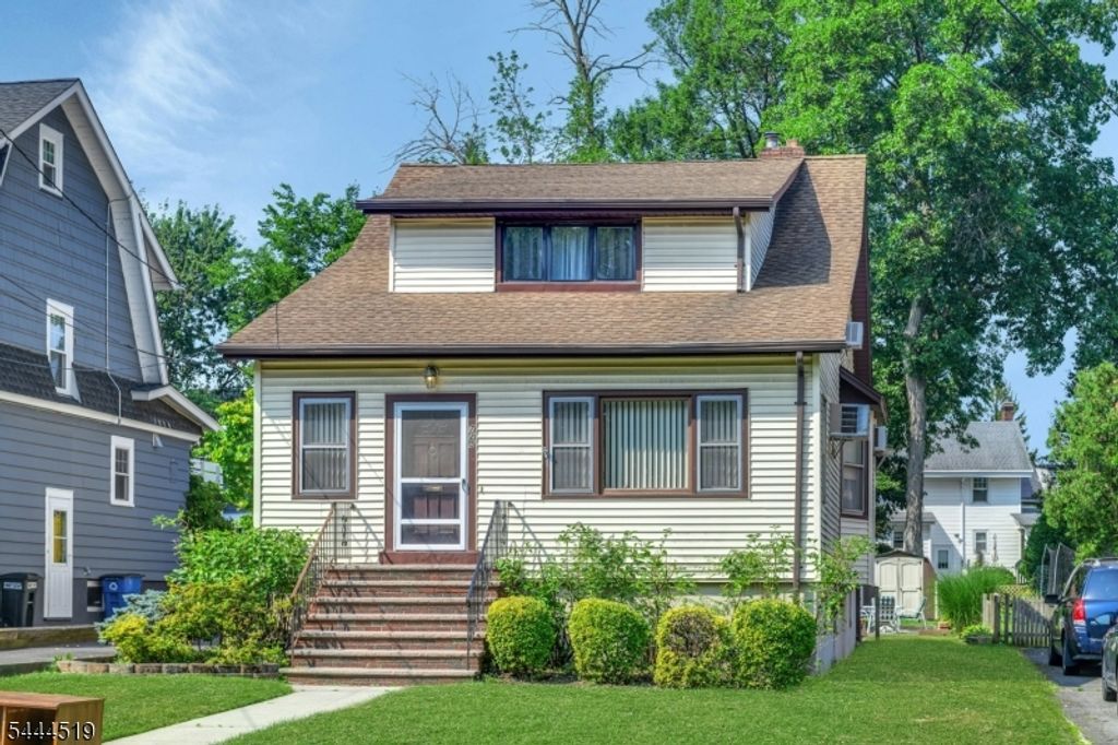 725 Prospect St, Maplewood Twp., NJ 07040
