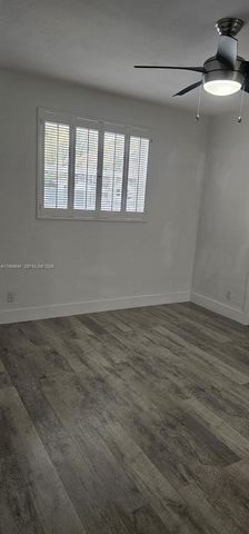 6350 SW 3rd St, Pembroke Pines, FL 33023