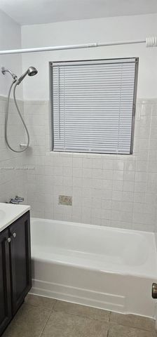 6350 SW 3rd St, Pembroke Pines, FL 33023