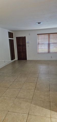 6350 SW 3rd St, Pembroke Pines, FL 33023