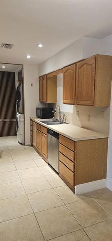 6350 SW 3rd St, Pembroke Pines, FL 33023