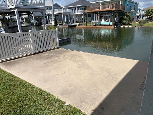 22020 Frio Drive, Galveston, TX 77554