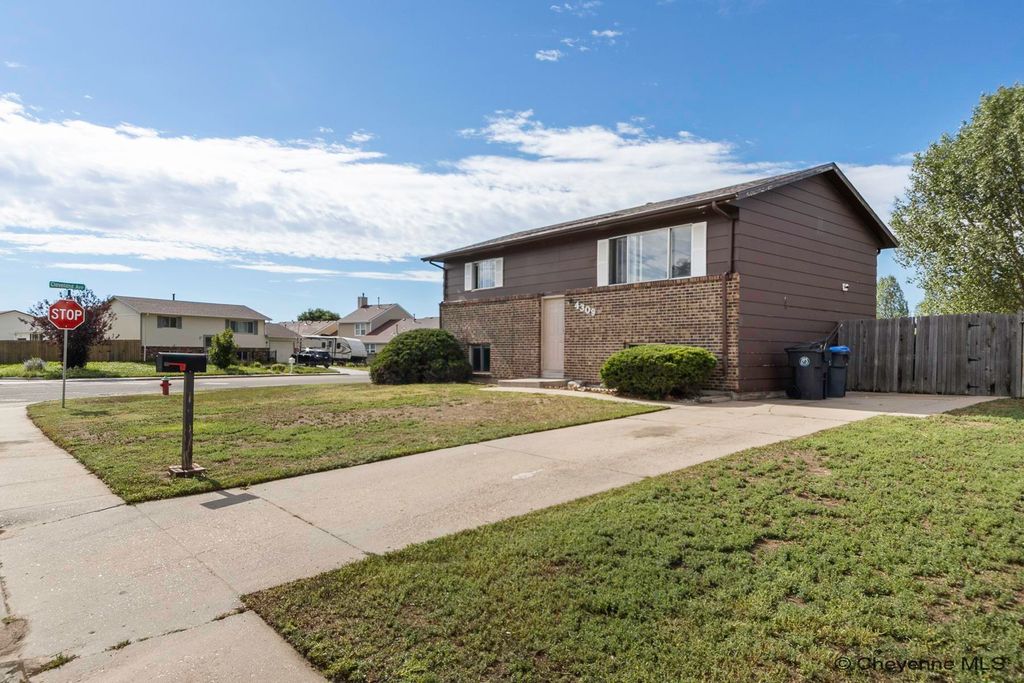 4309 RIO VERDE ST, Cheyenne, WY 82009