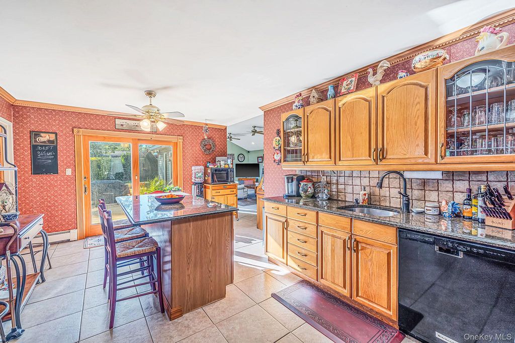 116 Avenue B, Holbrook, NY 11741 — photo 5