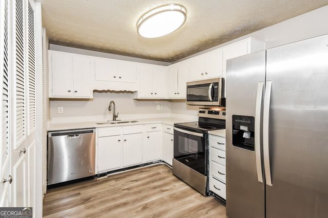 1860 Suwanee Ridge Court, Lawrenceville, GA 30043