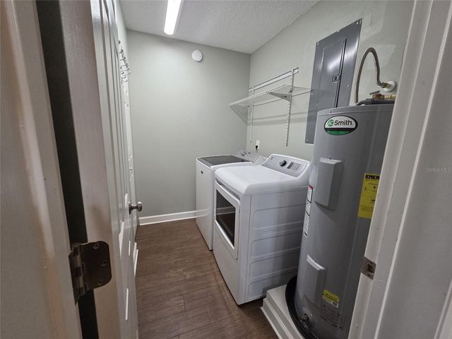 2478 FOREST WAY, Gainesville, FL 32605